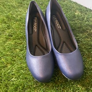 These shoes are for comfort & designed for Flight Attendants.